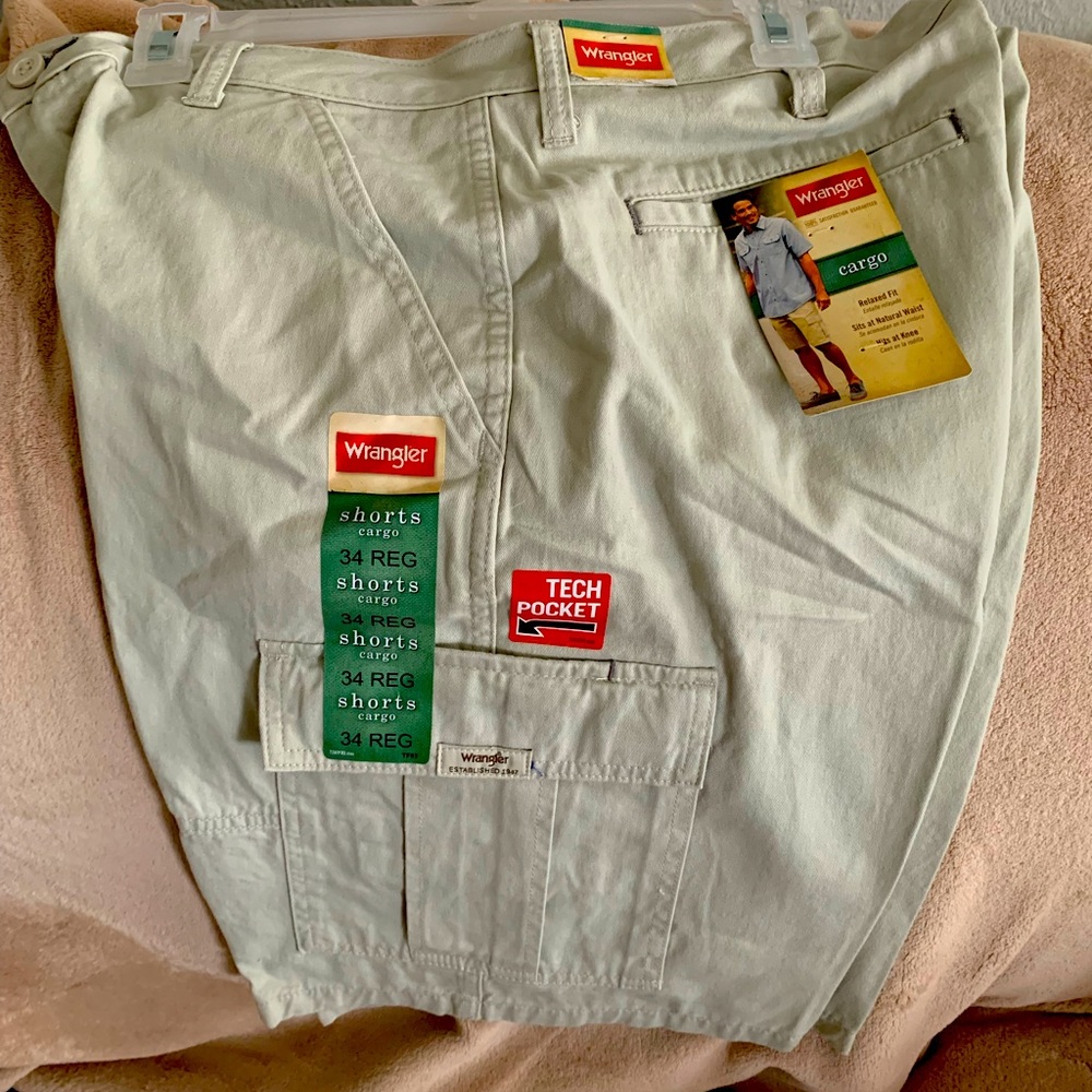 Wranglers cargo shirts as seen on pictures ..brand new ,size 34 regular .